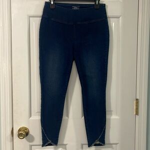 Westbound blue denim capris. Size PS. Worn once. Like new.